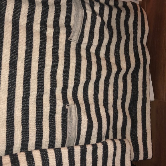 Striped dress with pockets - Picture 2 of 3